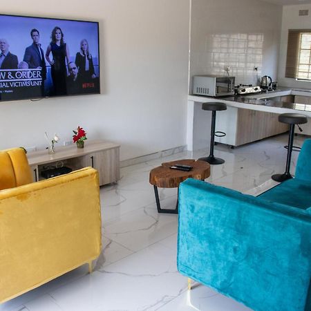 Lowin Suites-One-Bed Apartments Lusaka Exterior photo