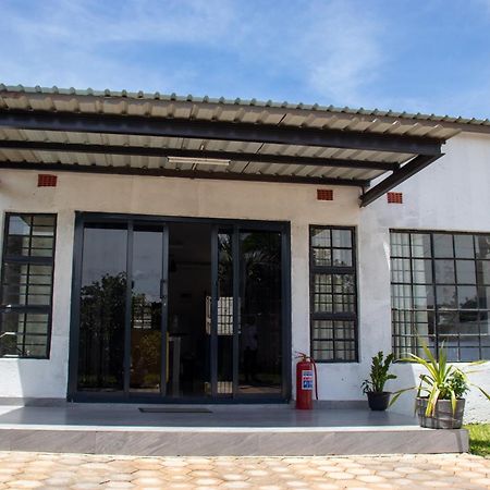 Lowin Suites-One-Bed Apartments Lusaka Exterior photo