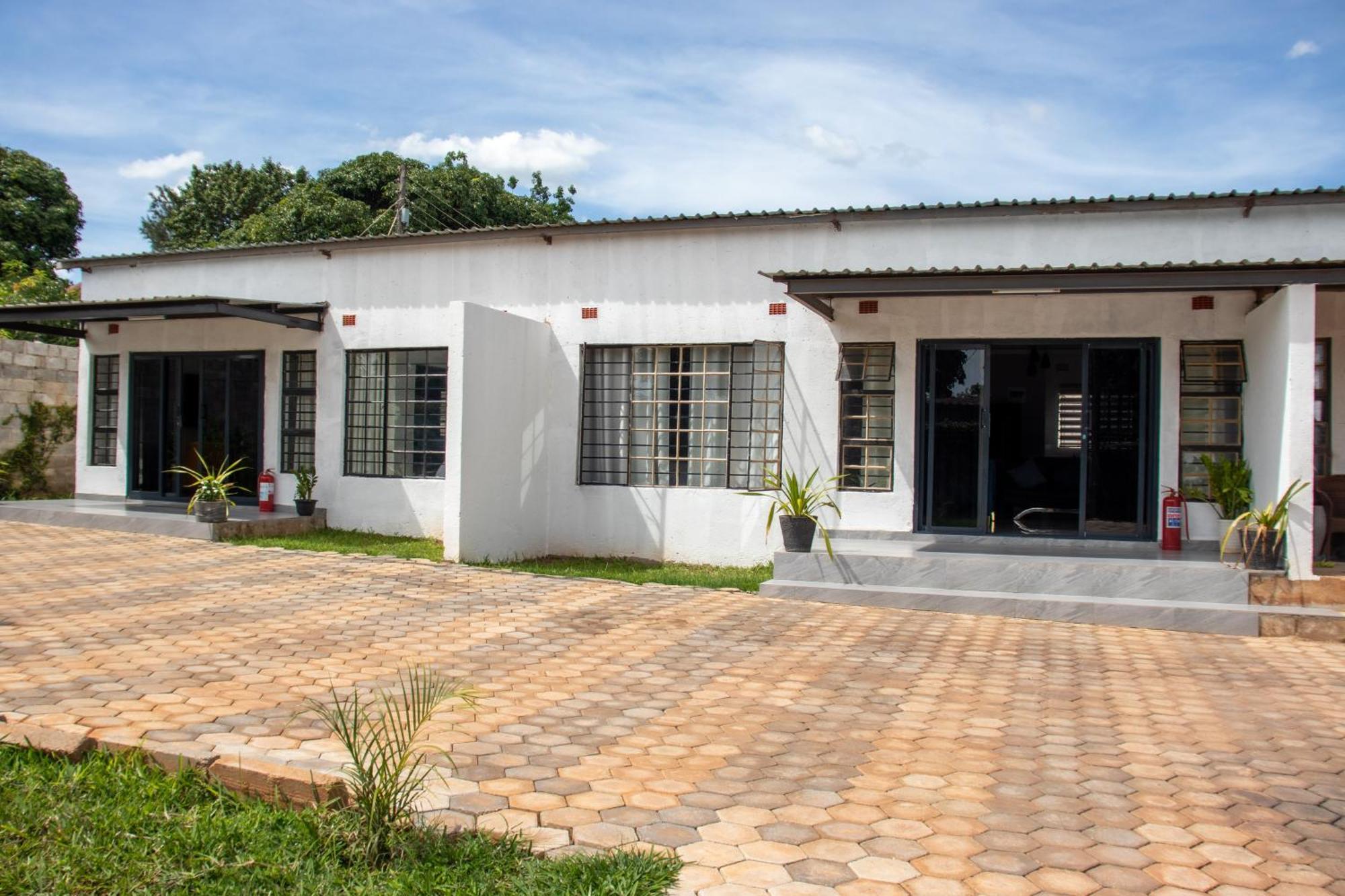 Lowin Suites-One-Bed Apartments Lusaka Exterior photo