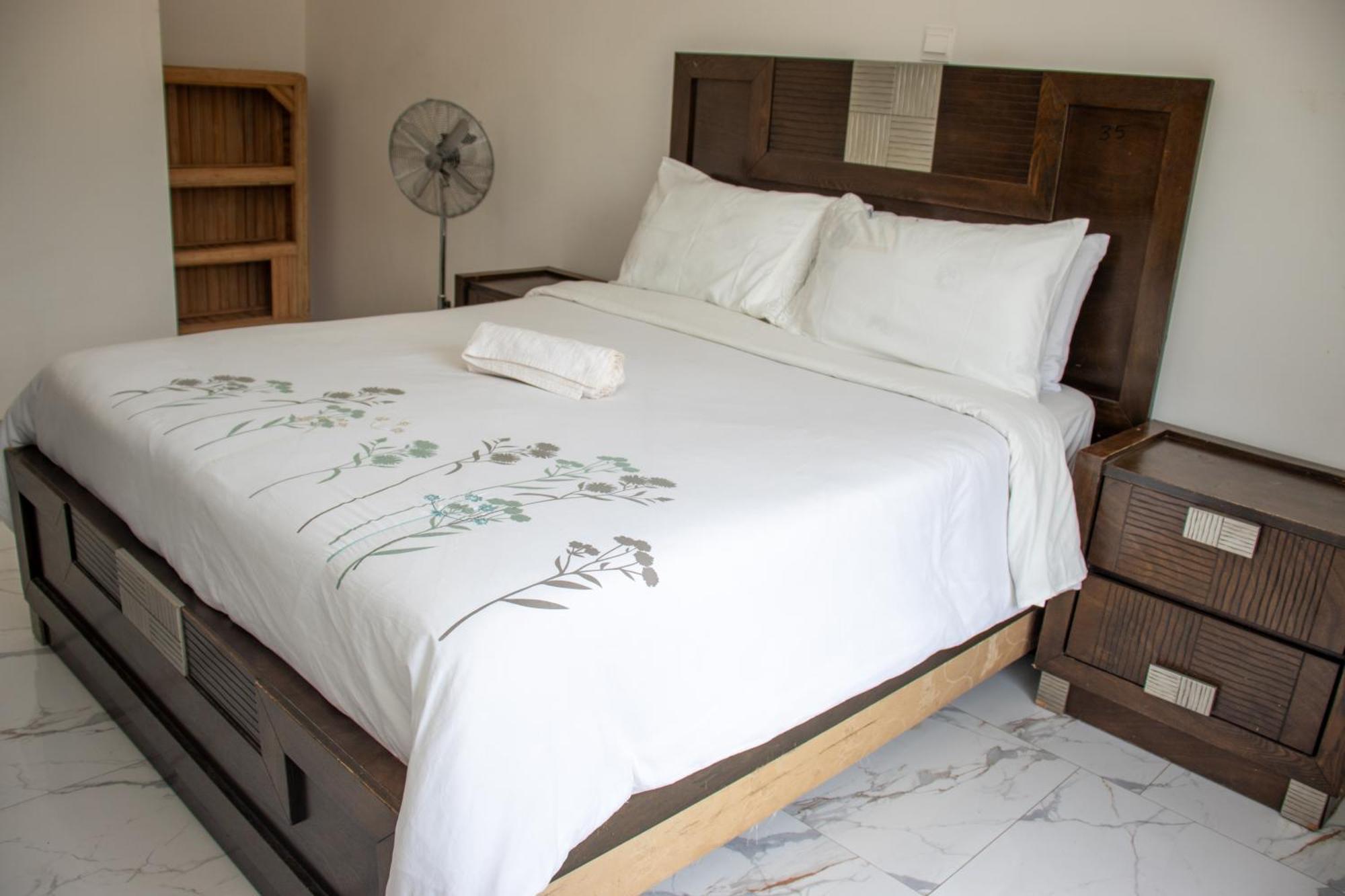 Lowin Suites-One-Bed Apartments Lusaka Exterior photo