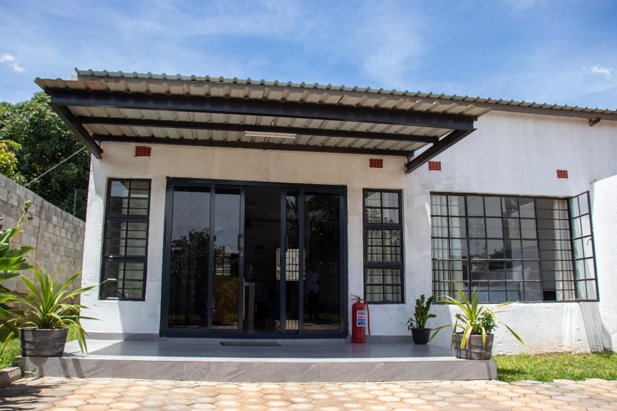 Lowin Suites-One-Bed Apartments Lusaka Exterior photo